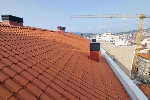 Rehabilitación de cubiertas y cubiertas nuevas en Vigo por Sercusa